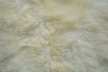 Load image into Gallery viewer, Natural Shape Sheepskin 2'x3'